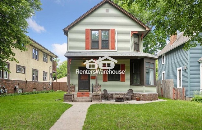 Building Photo - 1031 St Clair Ave