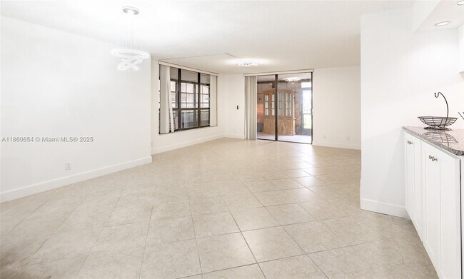 Primary Photo - 3490 N Key Dr