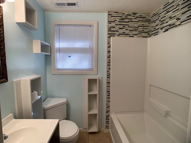 Building Photo - ADORABLE HOME IN CENTRAL MANHATTAN!