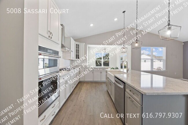 Building Photo - 5008 Sassari Ct