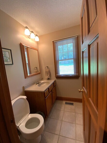 Building Photo - 3190 Wayman Branch Rd
