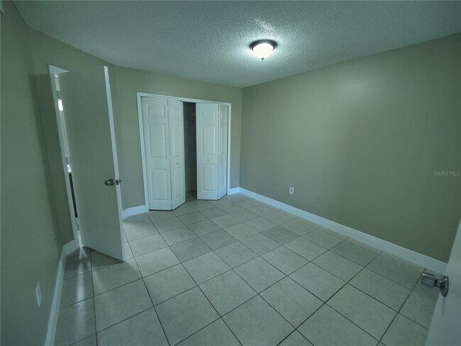 Building Photo - 445 Fountainhead Cir