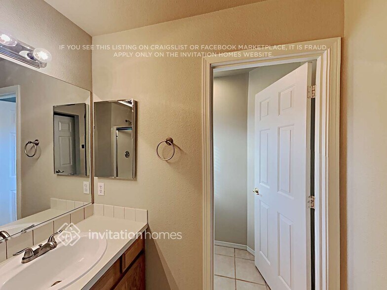 Building Photo - 9224 178 St Ct E