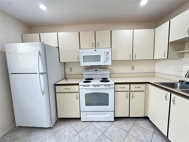 Building Photo - 3640 Ironwood Cir