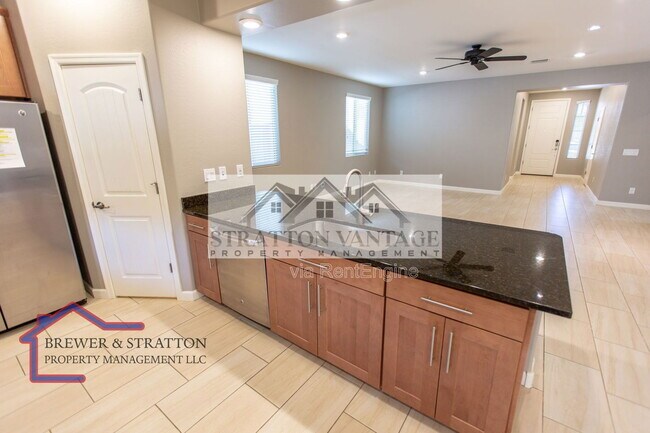 Building Photo - 4118 E Hoot Owl Trail