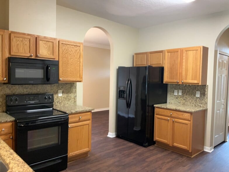 Building Photo - 19053 Tilobe Loop