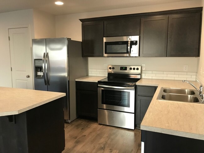 Building Photo - Spacious 4 Bd 2.5 Ba Home in  Camas School District! Upgrades! Close to Parks & Freeway Access!