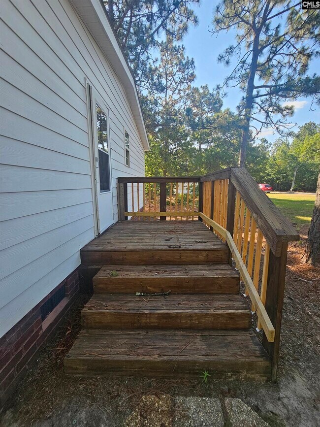 Building Photo - 117 E Woods Ct
