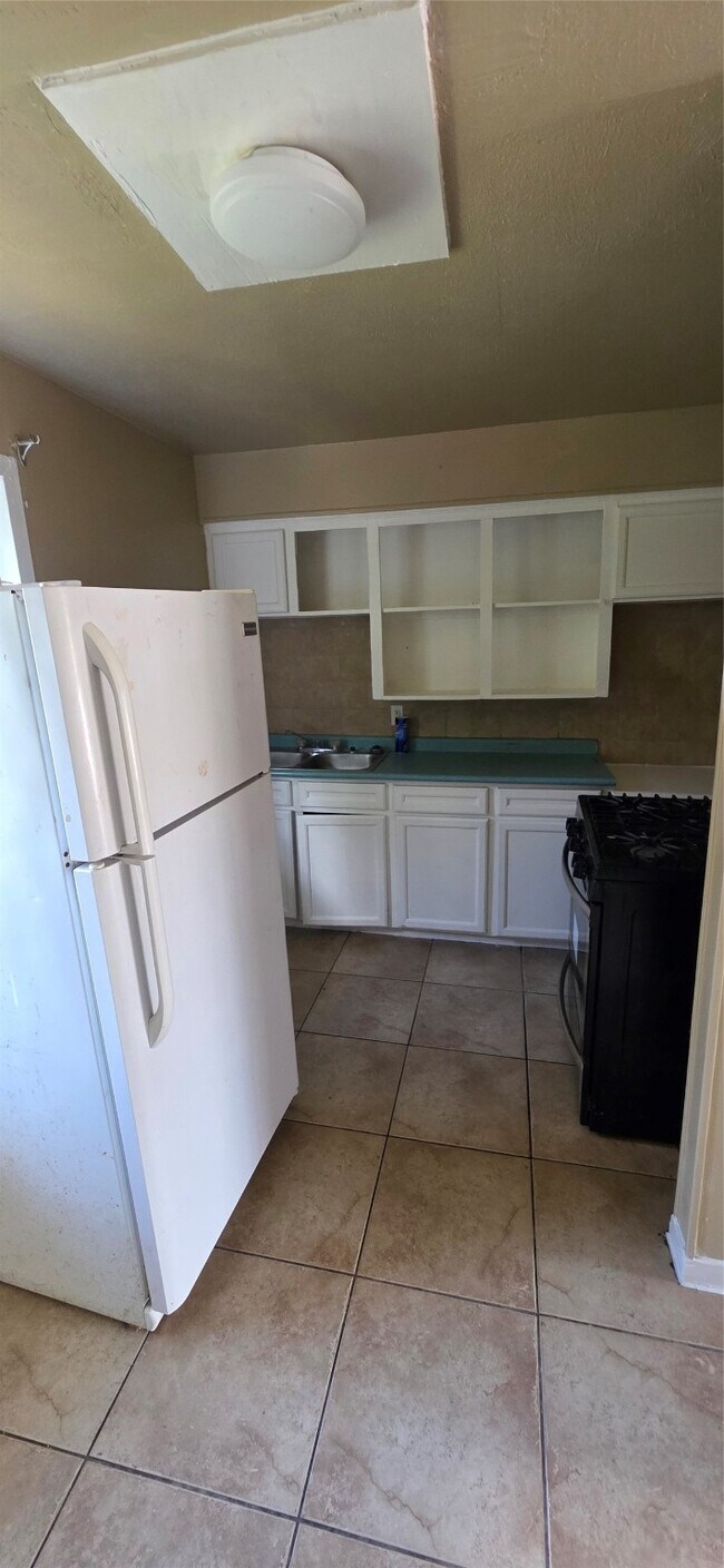 Building Photo - 4005 Irvington Blvd