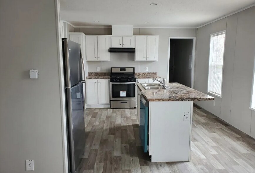 Building Photo - 6584 S Hampshire Dr