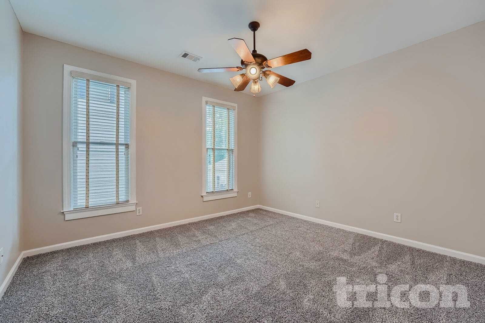 Building Photo - 1442 Hedgewood Ln NW