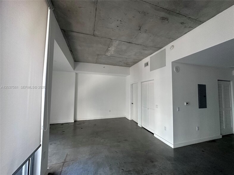 Building Photo - 151 SE 1st St