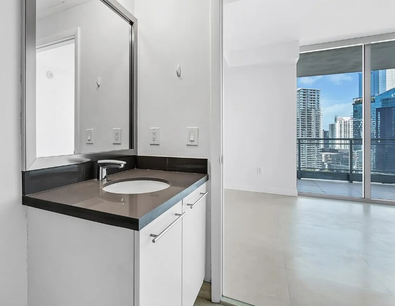 Building Photo - 90 SW 3rd St