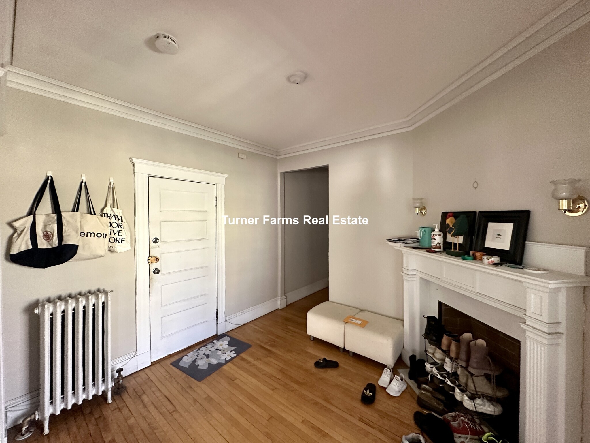 Building Photo - 8A Forest St