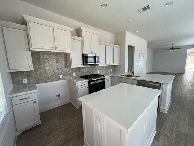 Building Photo - 508 Burnaby Ct