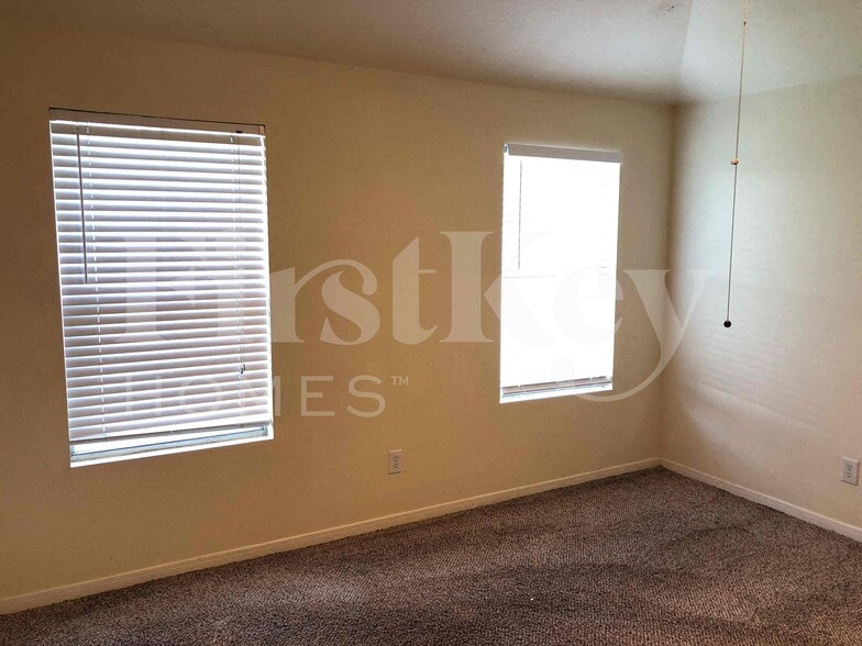 Building Photo - 1123 Intrepid Oak Ln