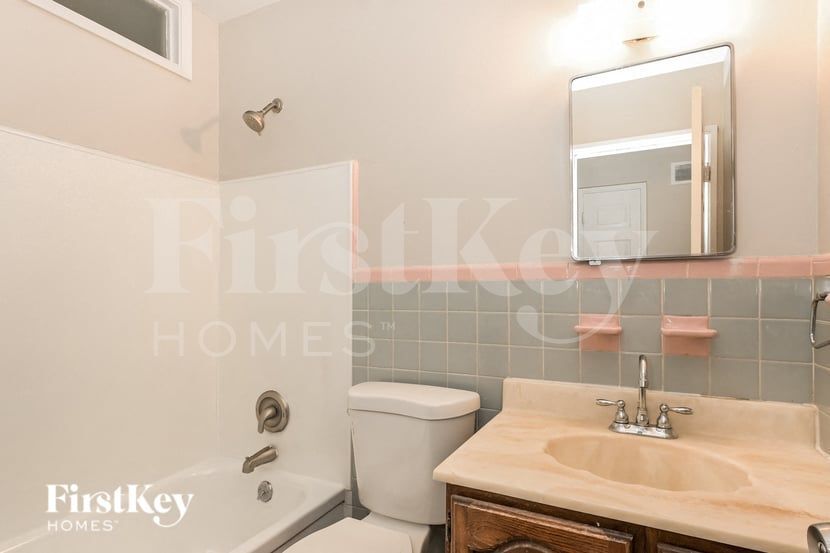 Building Photo - 7 Santa Anita Ct