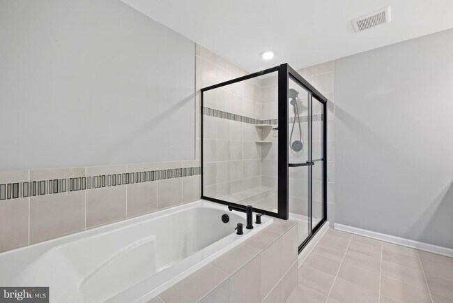 Building Photo - 4615 Crossing Ct