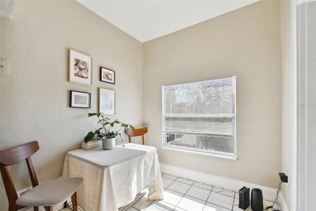 Building Photo - 2445 2nd Ave N