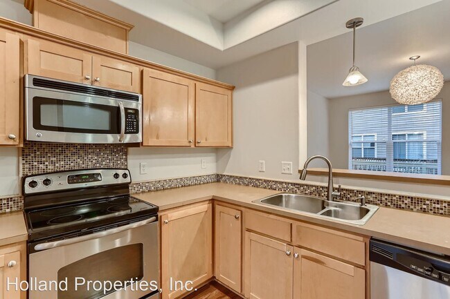 Building Photo - 3 br, 3 bath House - 2155 NE Cadbury Ave