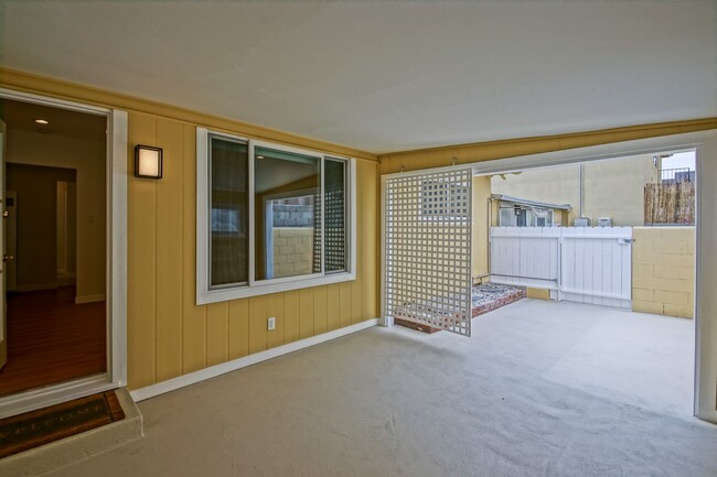 Building Photo - Completely Remodeled, Bright & Airy, 2BR1....