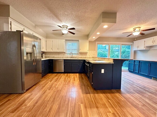 Building Photo - Stunning Single-Family Home with Plenty of...