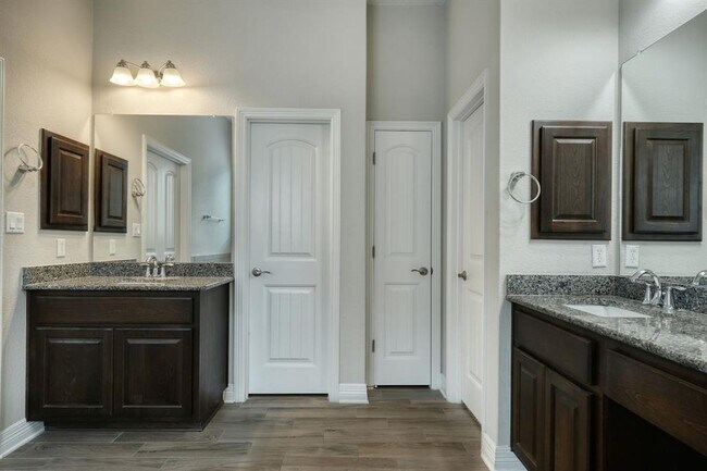 Building Photo - 108 Coral Bean Way