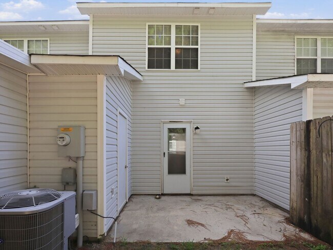 Building Photo - 107 Spring Meadow Cir