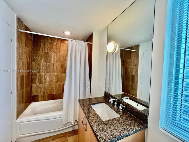 Building Photo - 300 S Biscayne Blvd