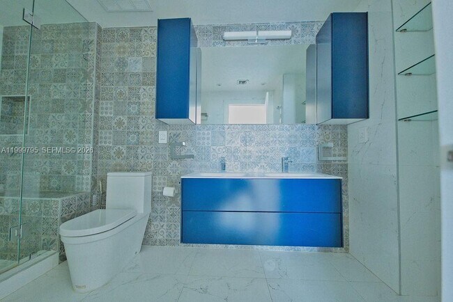 Building Photo - 3250 NE 1st Ave