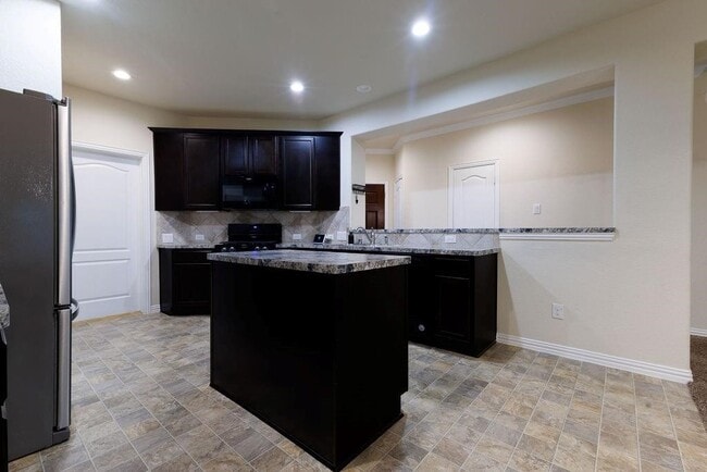Building Photo - 11413 Hackmatack Way