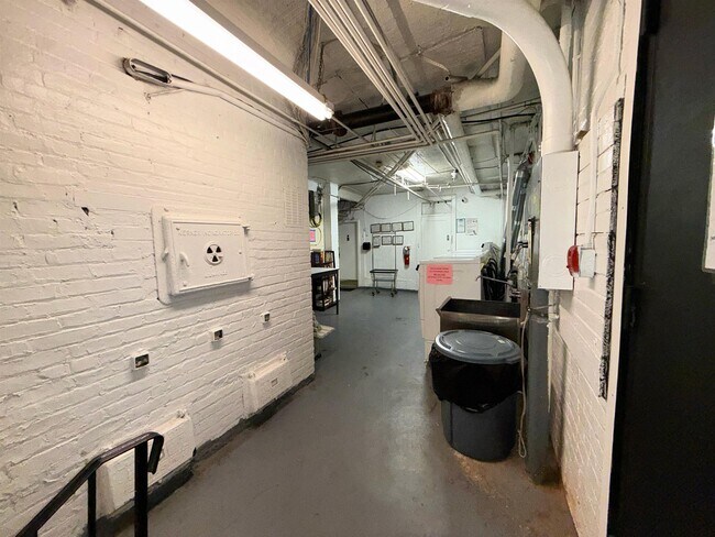 Building Photo - 36 Duncan Ave