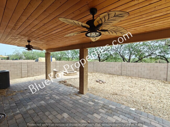 Building Photo - 6621 S De Concini Dr