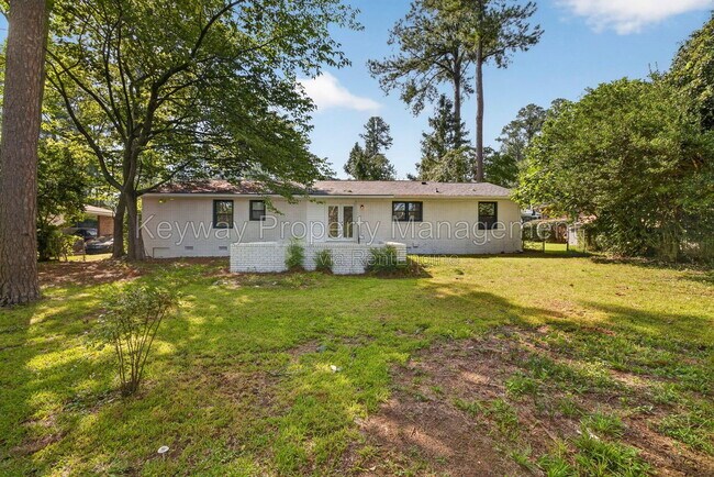 Building Photo - 3007 Stratford Dr