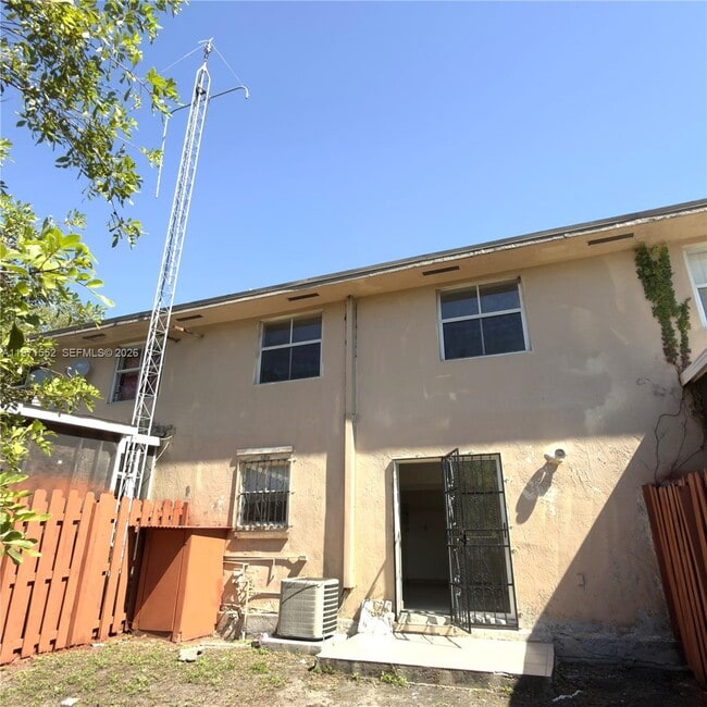 Building Photo - 451 NE 136th St