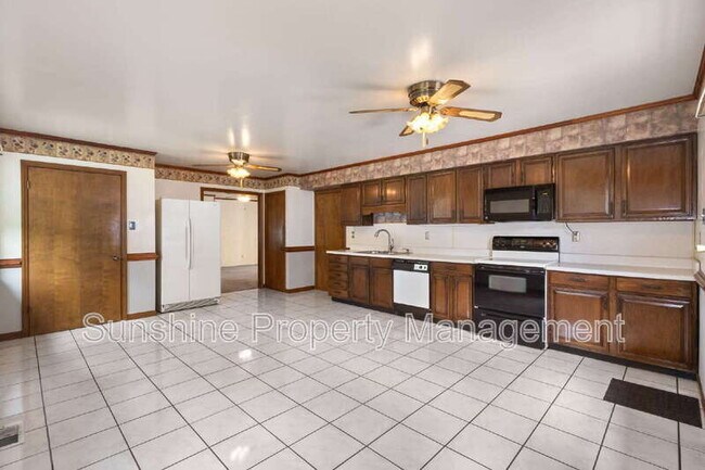 Building Photo - 512 Winwood Dr