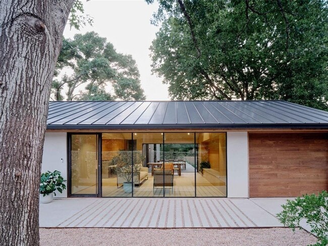 Building Photo - 2708 Friar Tuck Ln