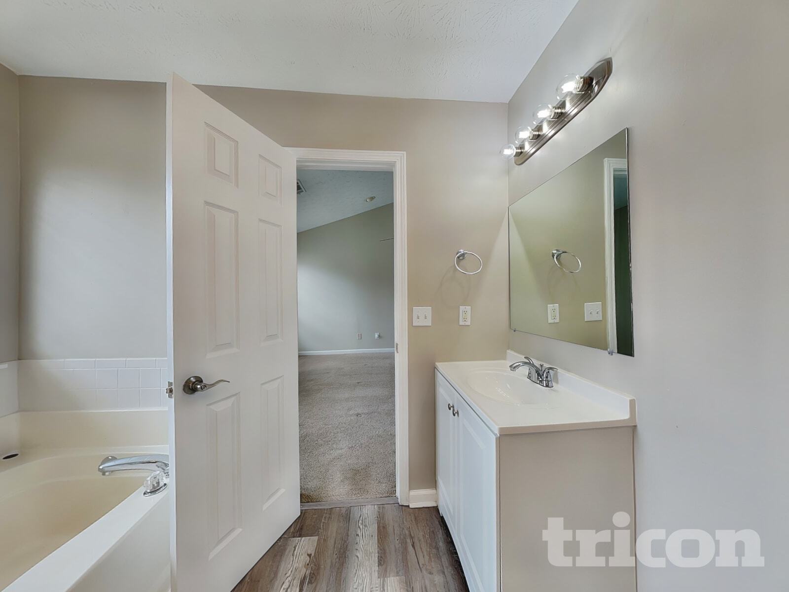 Building Photo - 530 Mackinaw Dr