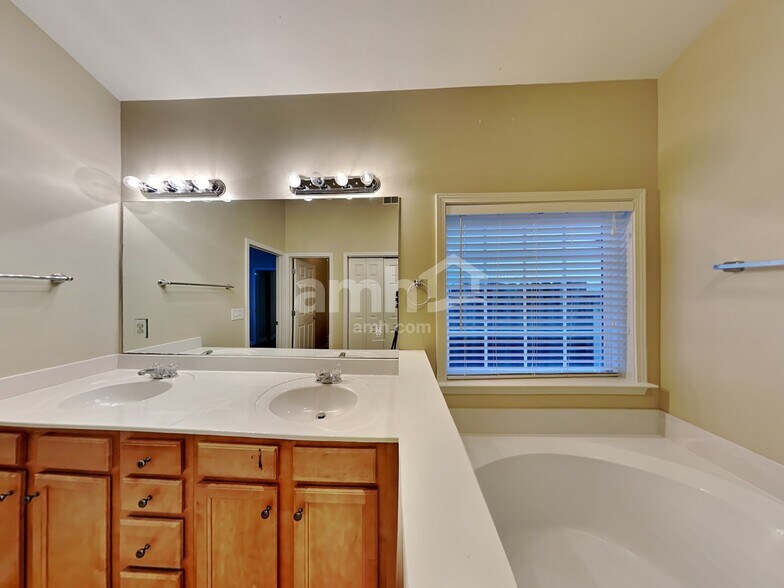 Building Photo - 5243 Centennial Hill Dr NW
