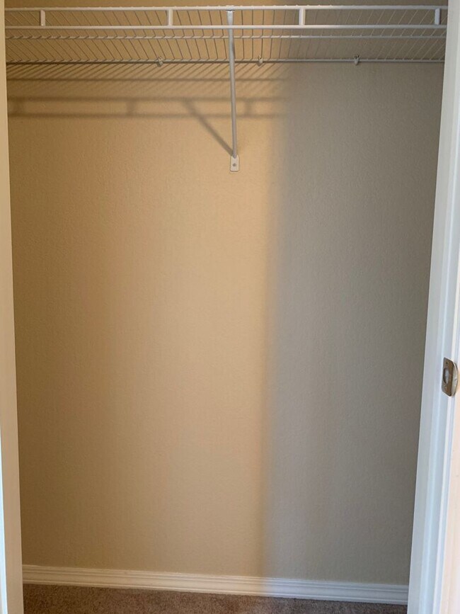 Building Photo - Beautiful Brick 3 Bed 2 Bath for Rent in F...