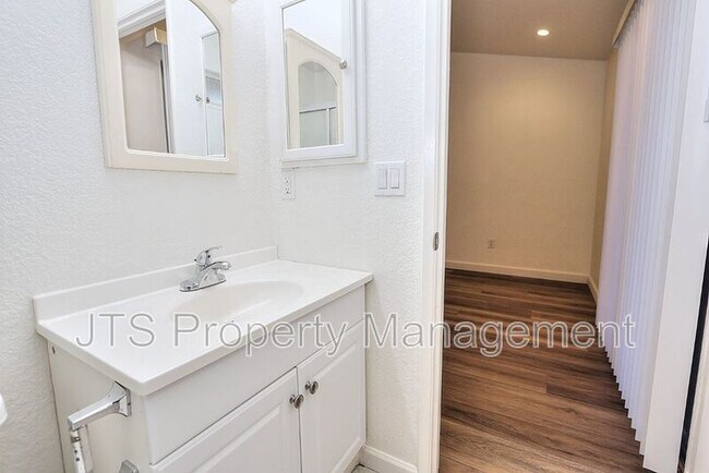 Building Photo - 7733 Temwoods Way