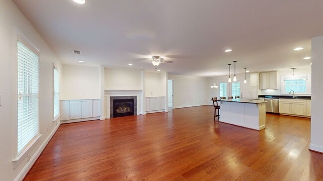 Building Photo - 202 Tidewater Dr