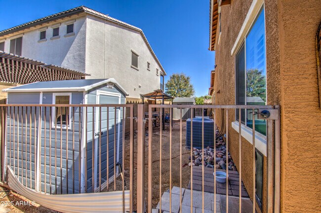 Building Photo - 3016 N Glenview