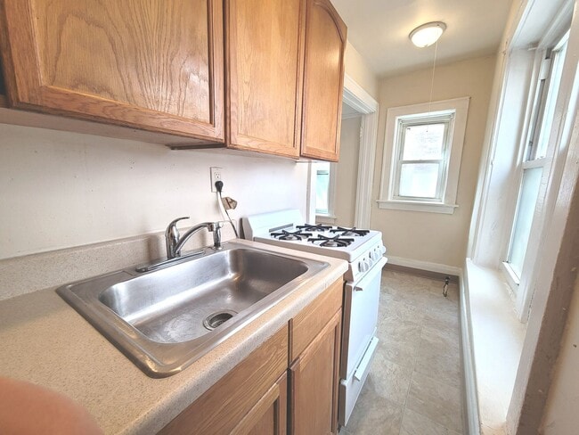 Interior Photo - 1315 Cass