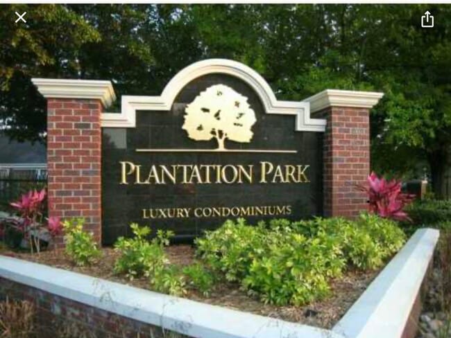 Building Photo - 8301 Elm Park Dr