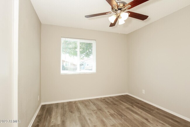 Building Photo - 2528 W Bloomfield Rd