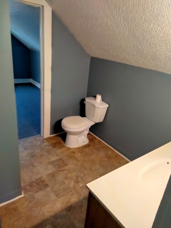 Building Photo - 167 E Main St