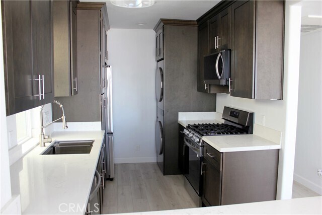 Building Photo - 813 E Bay Ave