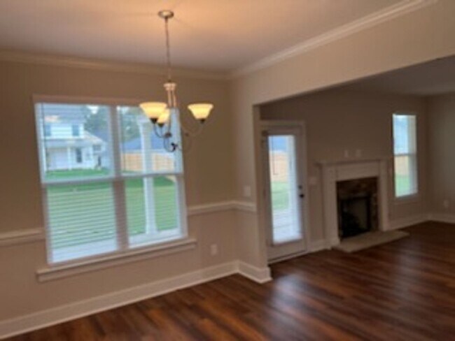 Building Photo - Beautiful and spacious 2 Story in Summerto...
