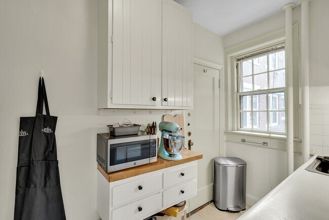 Building Photo - 41 Bowdoin St